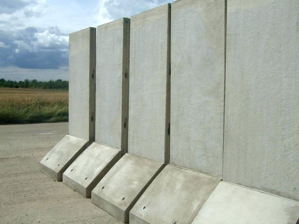 T concrete. Concrete Water Wall Barrier. Precast Concrete. Precast Concrete installation. Installation of precast Concrete Stairs.